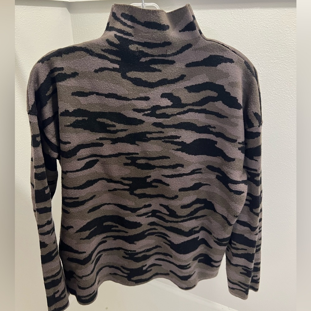 Tahari: Turtleneck Sweater